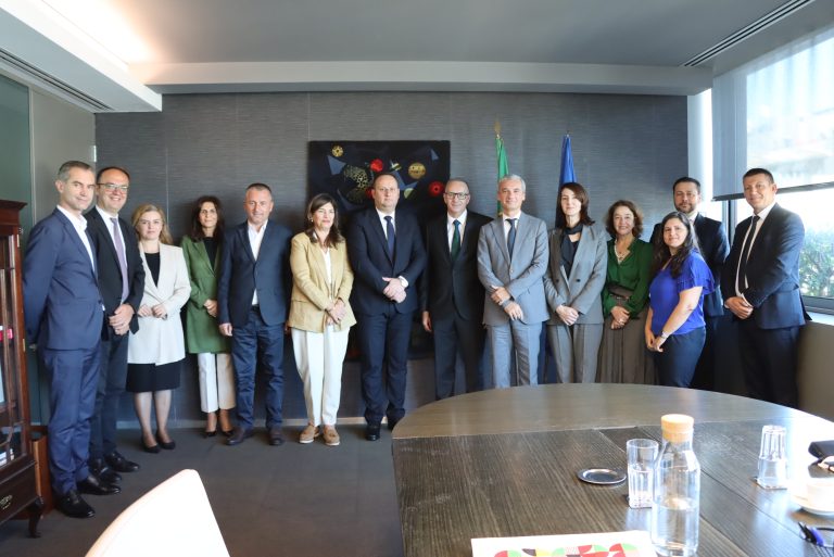 Delegação de juízes do Kosovo em visita a Portugal