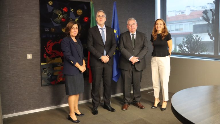 Bastonário da Ordem dos Advogados recebido no Conselho Superior da Magistratura